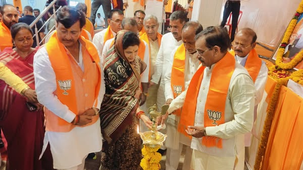 राज्य मंत्री कृष्णा गौर संगोष्ठी में हुईं शामिल